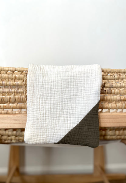 Burp Cloth  ||  Natural Triangle