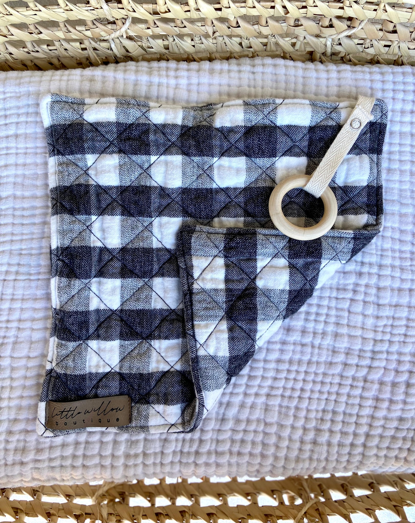 Lovey || Checkered Quilt